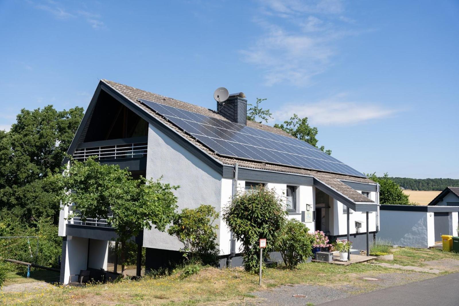 Ferienhaus Schoene Aussicht Ferienwohnung Rot Hemfurth-Edersee Esterno foto